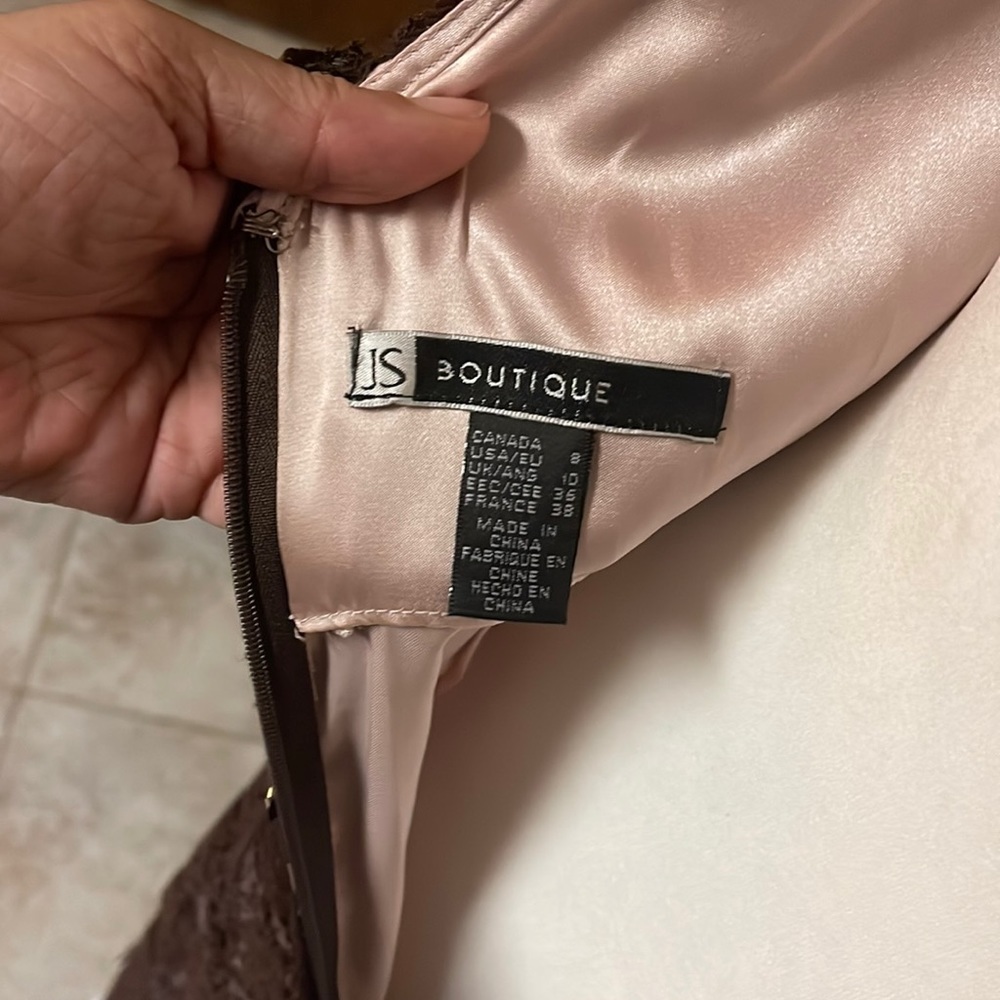 JS Boutique brown tan floral lace dress. Midi - Picture 5 of 5